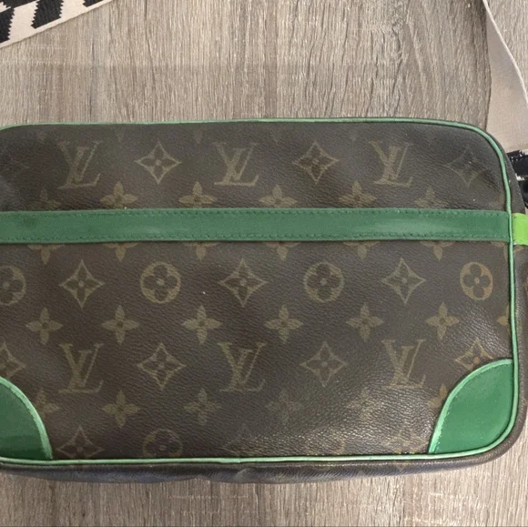 Louis Vuitton Purse Monogram - Picture 9 of 17
